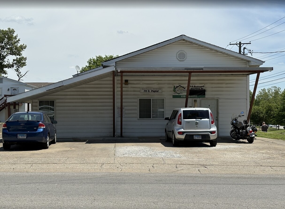 711 S Poplar St, Carbondale, IL à vendre Photo principale– Image 1 sur 2