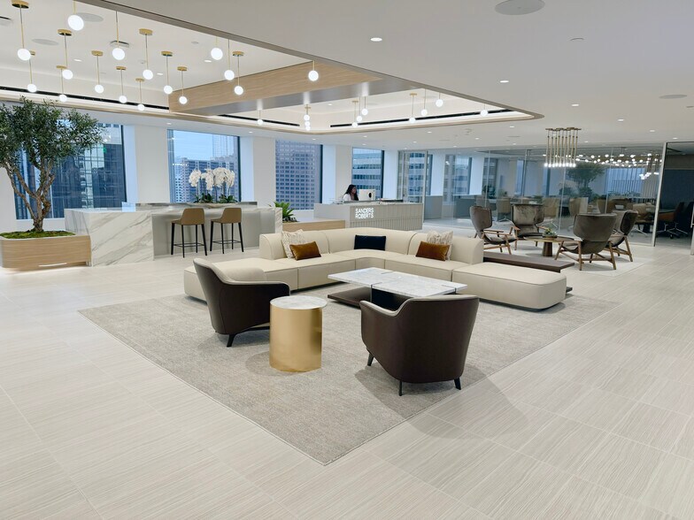 515 S Flower St, Los Angeles, CA à louer - Photo de l’immeuble – Image 1 sur 9