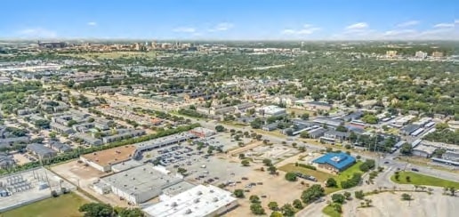 Post Oak Square - Offers Due portefeuille de 2 biens à vendre sur LoopNet.fr - Aérien – Image 2 sur 6