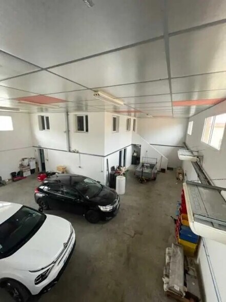 Bureau dans Toussieu à louer - Photo intérieure – Image 2 sur 12