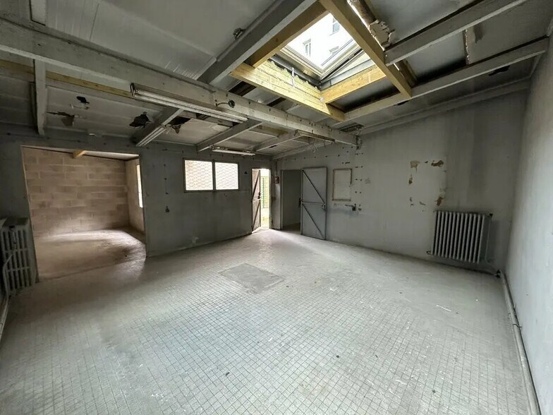 Local commercial dans Ivry-sur-Seine à vendre - Photo de l’immeuble – Image 1 sur 5