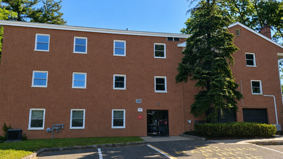 3141 Bordentown Ave, Parlin, NJ à vendre - Photo de l’immeuble – Image 3 sur 3
