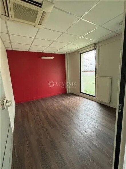 Local commercial dans Orléans à louer - Photo de l’immeuble – Image 3 sur 6