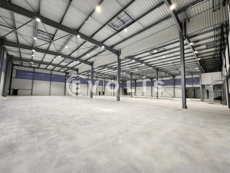 Industriel/Logistique dans Torcy à louer - Photo de l’immeuble – Image 3 sur 6