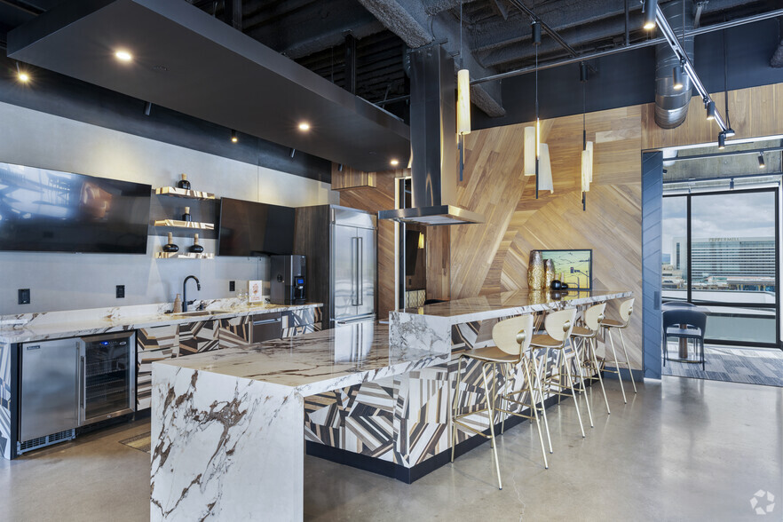 2060 Experience Ave, Reno, NV à louer - Photo intérieure – Image 3 sur 148