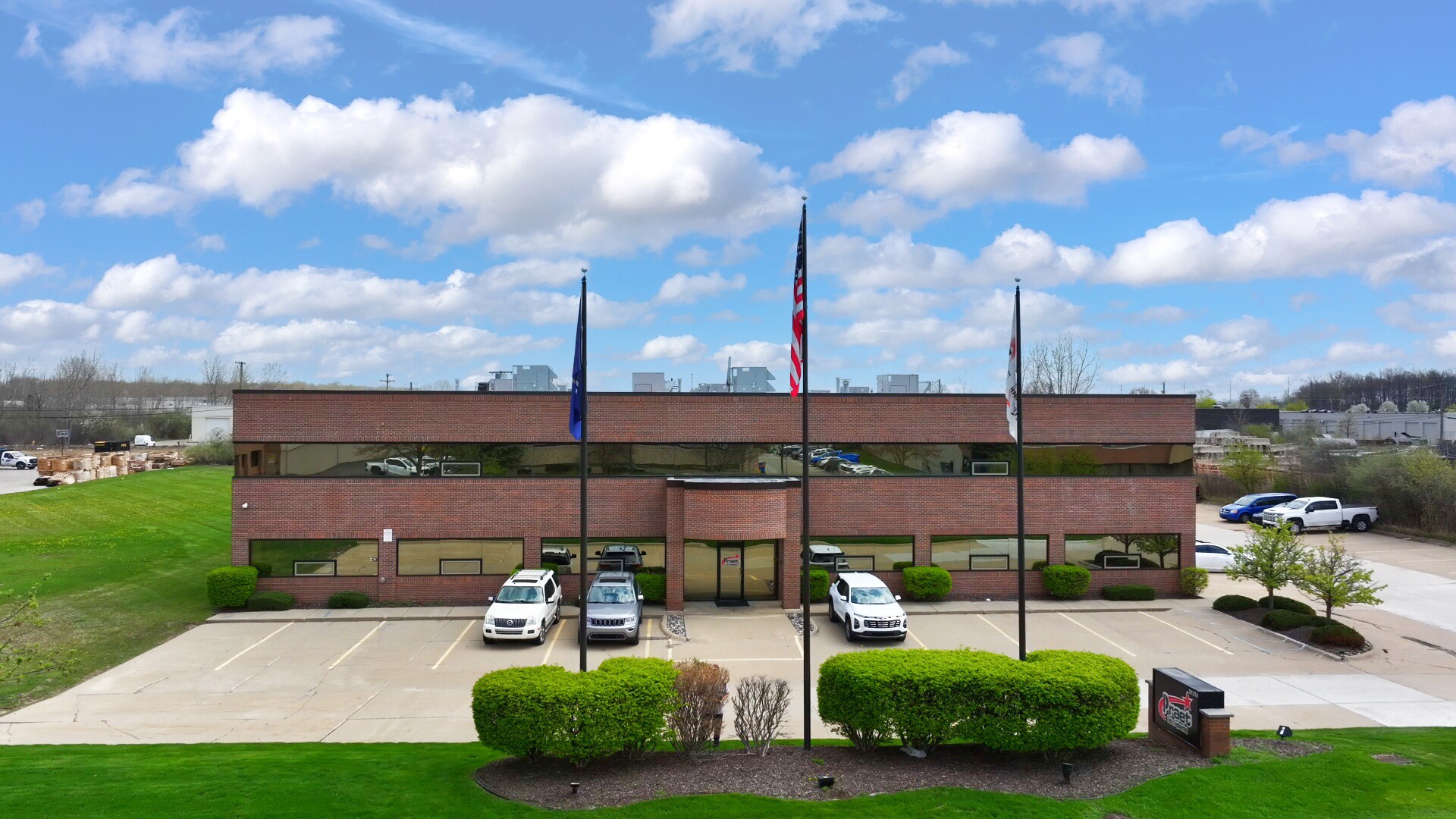 51214 Industrial Dr, Macomb, MI à vendre Photo principale– Image 1 sur 49