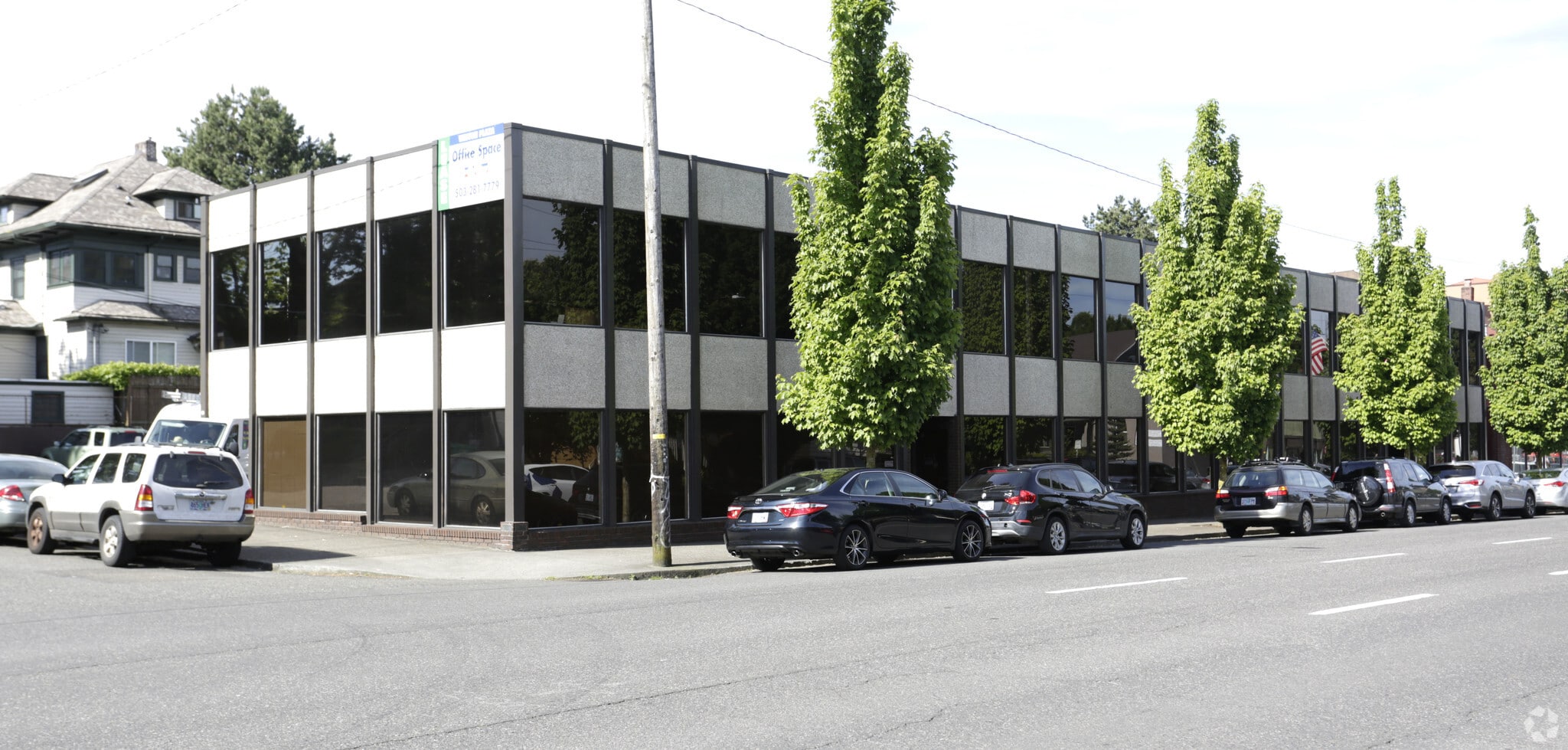 2154-2158 NE Broadway St, Portland, OR à louer Photo principale– Image 1 sur 8