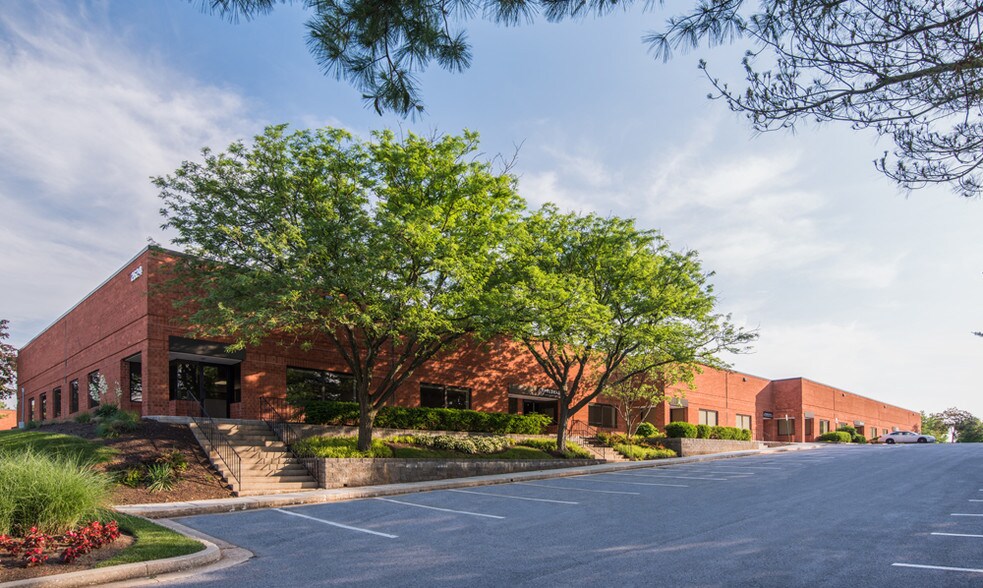 2624 Lord Baltimore Dr, Wilford Mill, MD à louer - Photo de l’immeuble – Image 2 sur 8
