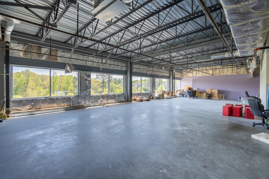 8200 Meadowbridge Rd, Mechanicsville, VA à louer - Photo de l’immeuble – Image 2 sur 10