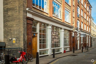 11-15 Emerald St, Londres à louer Photo de l’immeuble– Image 1 sur 1