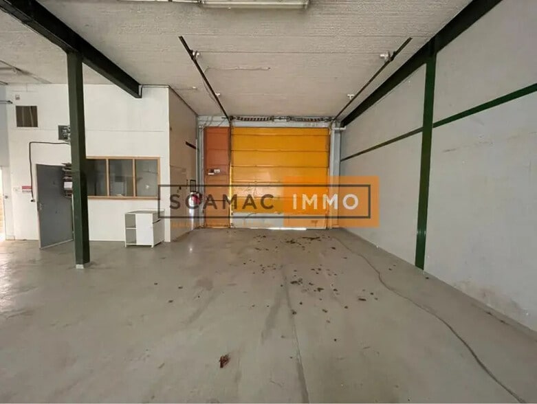 Industriel/Logistique dans Lognes à louer - Photo de l’immeuble – Image 3 sur 4