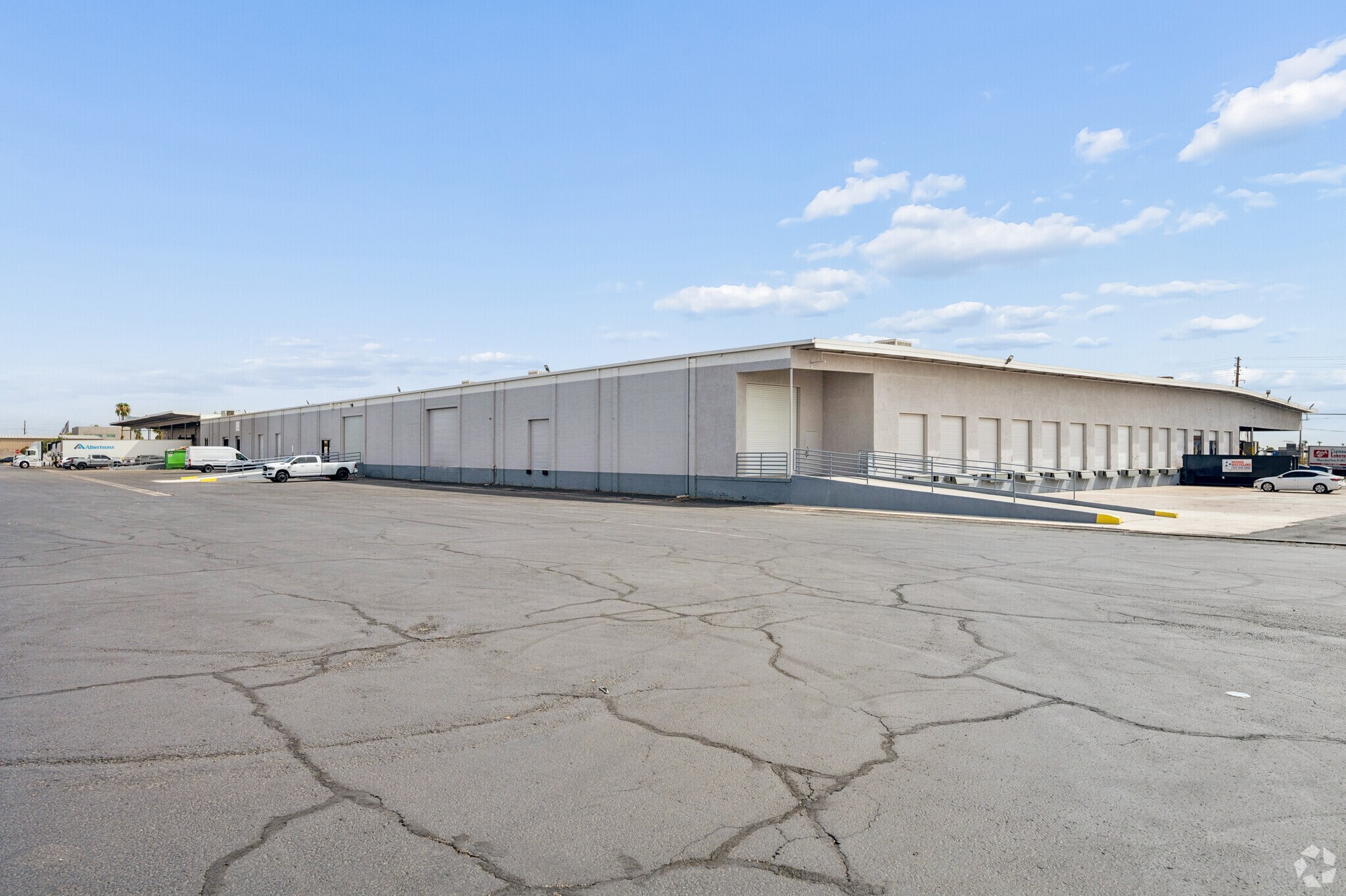 6065 Polaris Ave, Las Vegas, NV à louer Photo de l’immeuble– Image 1 sur 12
