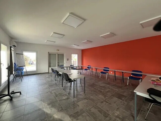 Plus de détails pour Bureau à louer