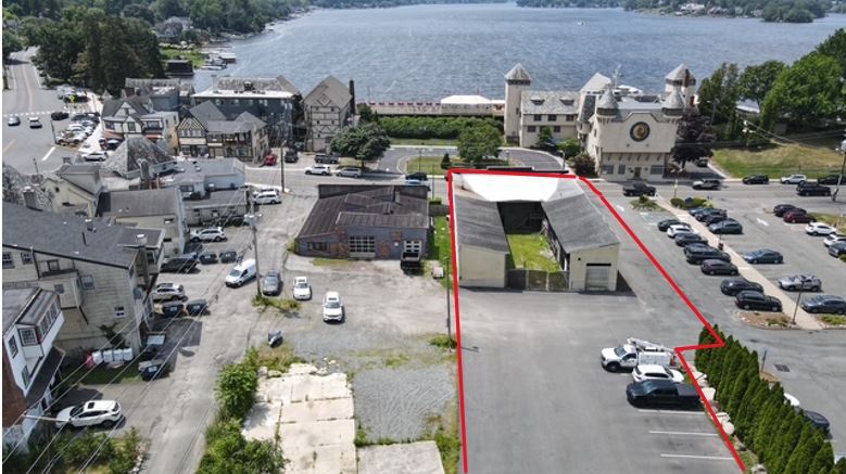 9 W Shore Trl, Sparta, NJ à louer - Photo de l’immeuble – Image 3 sur 4