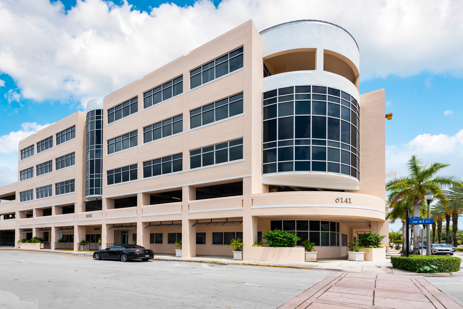 6141 Sunset Dr, South Miami, FL à louer Photo intérieure– Image 1 sur 17