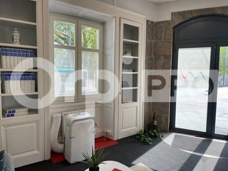 Bureau dans Limoges à louer - Photo de l’immeuble – Image 2 sur 4