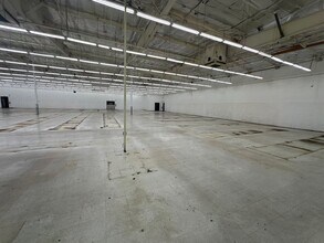 1815 W Slauson Ave, Los Angeles, CA à louer Photo intérieure– Image 2 sur 4