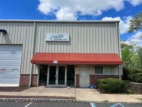 165 Amboy Rd, Morganville, NJ à louer Photo de l’immeuble– Image 1 sur 13