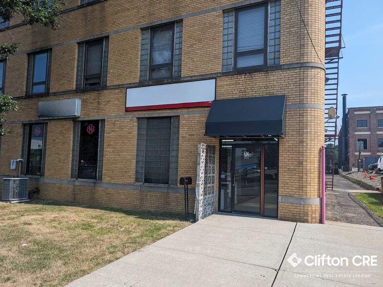 70 Outwater Ln, Garfield, NJ à louer - Photo de l’immeuble – Image 3 sur 6
