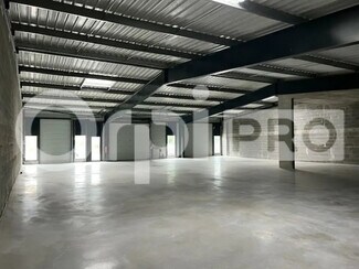 Plus de détails pour 38 Rue Montcalm, La Rochelle - Industriel/Logistique à vendre