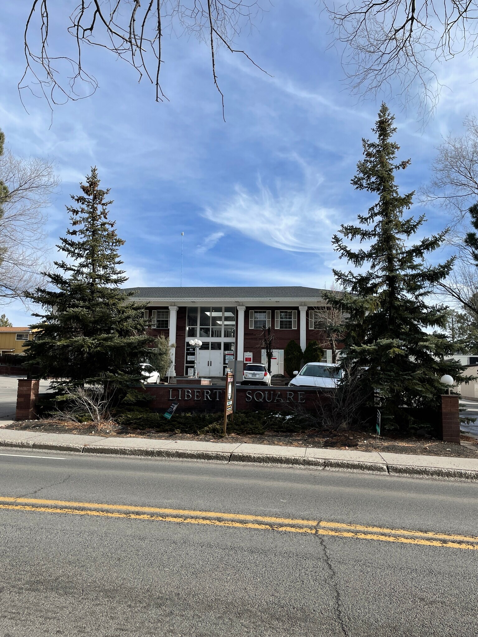 914 N San Francisco St, Flagstaff, AZ à louer Photo de l’immeuble– Image 1 sur 6