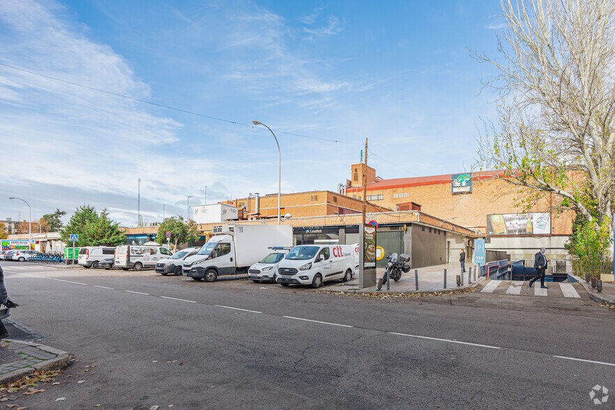 Local commercial dans Madrid, Madrid à louer - Photo de l’immeuble – Image 3 sur 3