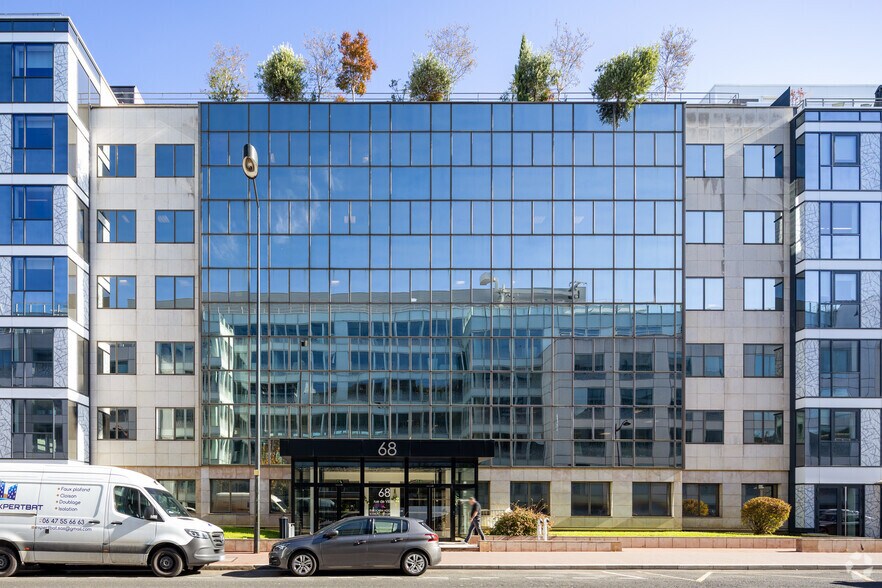 70 Rue De Villiers, Levallois-Perret à louer - Photo de l’immeuble – Image 2 sur 11