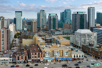 2401 Yonge St, Toronto, ON - VUE AÉRIENNE  vue de carte
