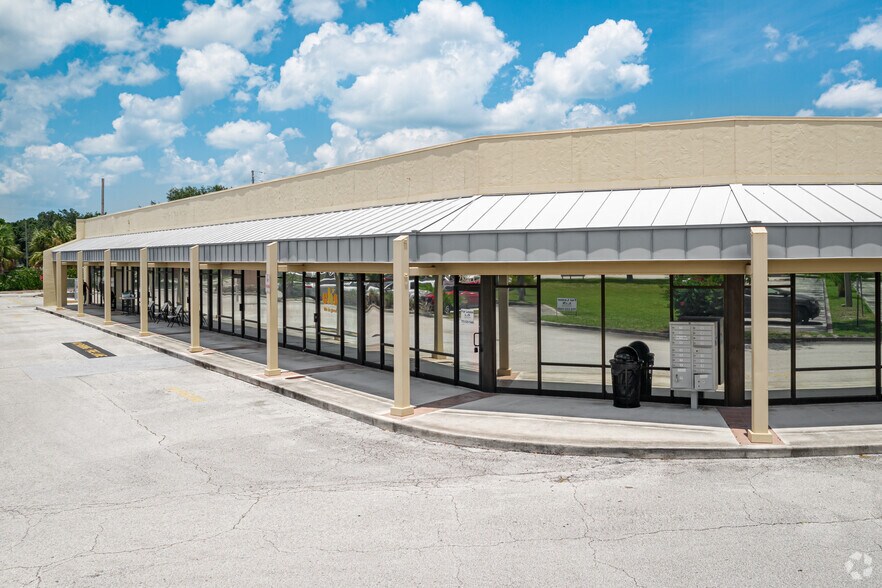 2806 S US Highway 1, Fort Pierce, FL à vendre - Photo principale – Image 2 sur 13