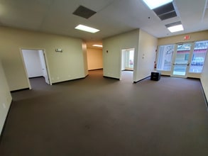 3222 Commerce Pl, West Palm Beach, FL à louer Photo intérieure– Image 2 sur 8