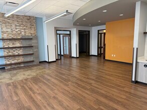 5305-5377 Antoine Dr, Houston, TX à louer Hall d’entrée– Image 2 sur 5