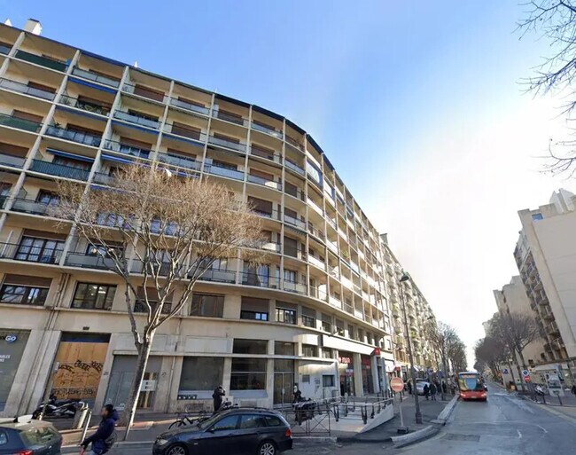 Plus de détails pour 25 Avenue Jules Cantini, Marseille - Bureau à louer