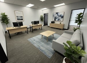 23351-23361 Madero, Mission Viejo, CA à louer Photo intérieure– Image 1 sur 6