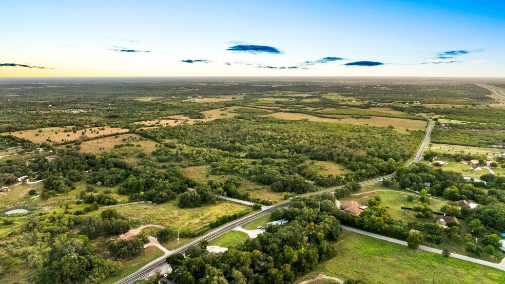 6035 State Park Rd, Lockhart, TX à vendre - Photo principale – Image 3 sur 25