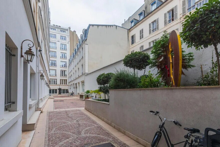 Bureau dans Paris à louer - Photo de l’immeuble – Image 2 sur 8