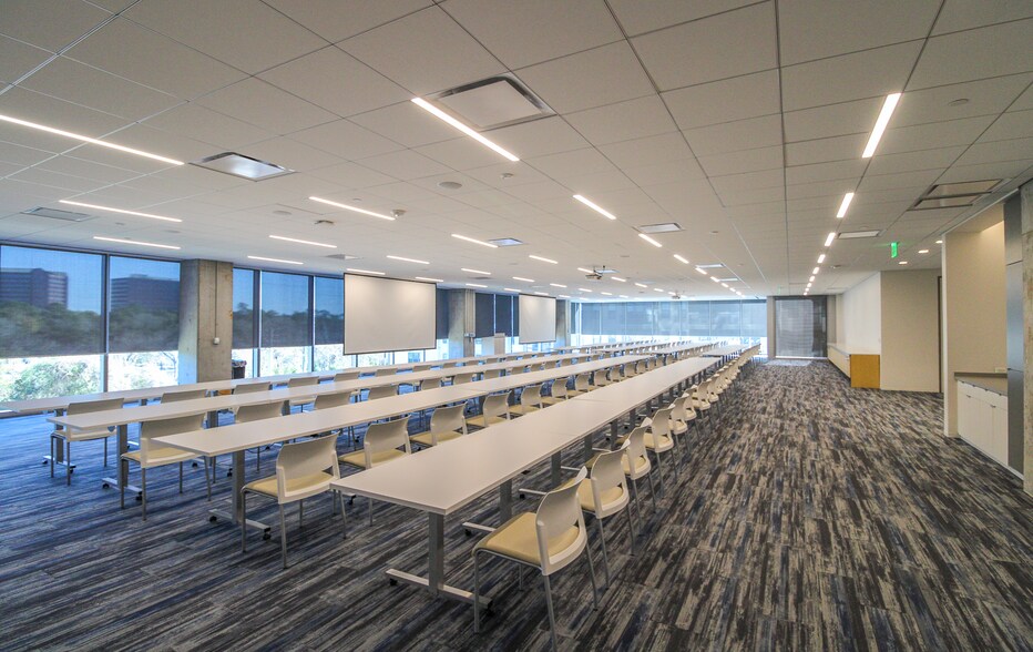 15375 Memorial Dr, Houston, TX à louer - Photo intérieure – Image 3 sur 20