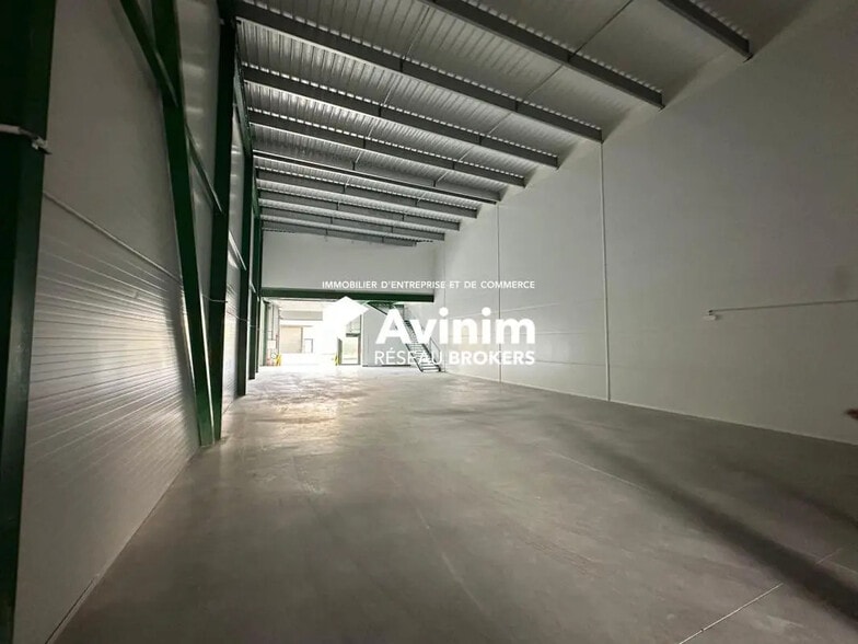 Industriel/Logistique dans Bernes-sur-Oise à louer - Photo intérieure – Image 2 sur 6