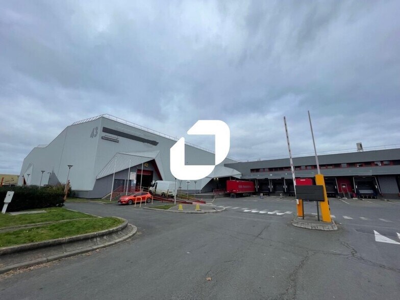 Industriel/Logistique dans Gennevilliers à louer - Photo de l’immeuble – Image 2 sur 8