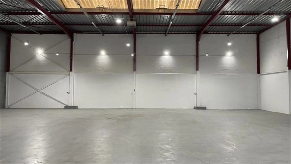 Local d’activités dans Créteil à louer - Photo intérieure – Image 2 sur 11