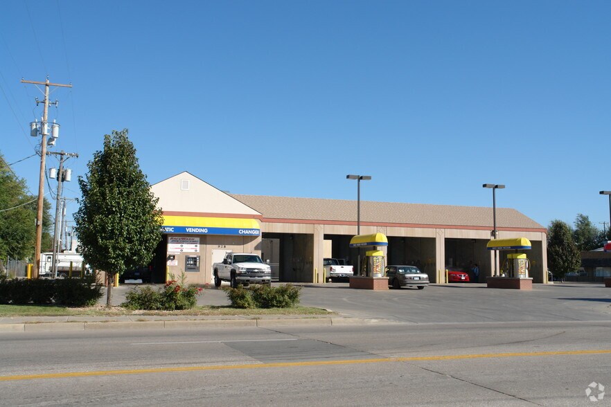 928 E Harry St, Wichita, KS à vendre - Photo de l’immeuble – Image 3 sur 3