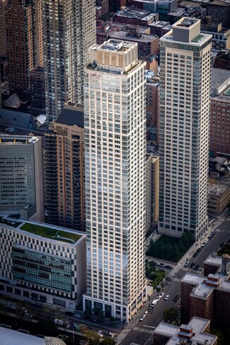 Plus de détails pour 51 Amsterdam Ave, New York, NY - Local commercial à louer