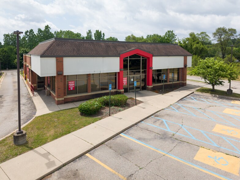 750-760 Hewitt Rd, Ypsilanti, MI à vendre - Photo de l’immeuble – Image 2 sur 3