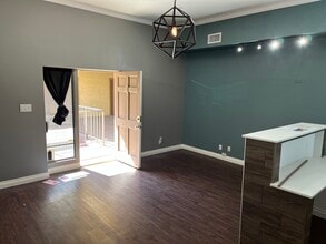 5241 E 2nd St, Long Beach, CA à louer Photo intérieure– Image 1 sur 4