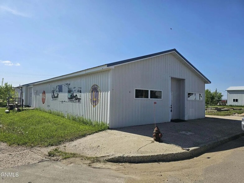 507 Main St, Wildrose, ND à vendre - Photo de l’immeuble – Image 2 sur 12