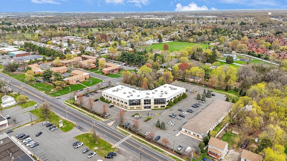 2050 Route 27, North Brunswick, NJ à louer - Aérien – Image 2 sur 23