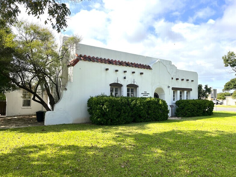 233 W Twohig Ave, San Angelo, TX à vendre - Photo de l’immeuble – Image 2 sur 15