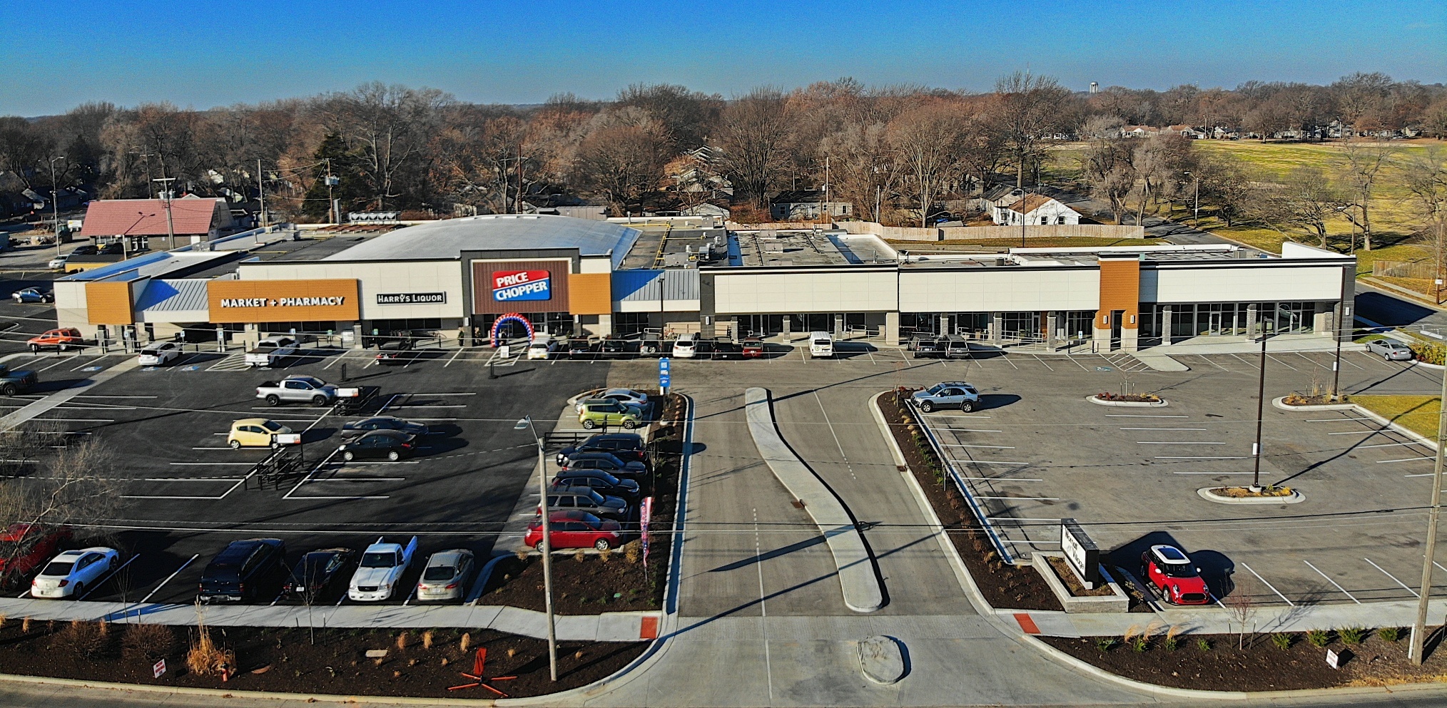 8400-8430 Wornall Rd, Kansas City, MO à louer Photo de l’immeuble– Image 1 sur 9