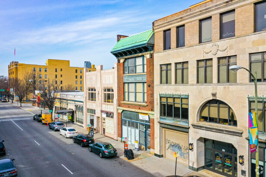 213 E Broad St, Richmond, VA à louer - Photo de l’immeuble – Image 3 sur 25