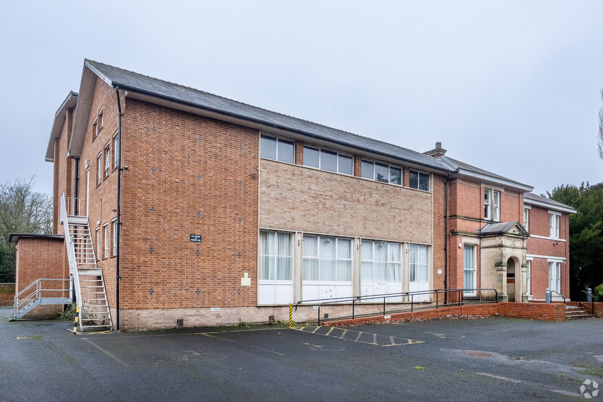 211 Tettenhall Rd, Wolverhampton à louer Photo principale– Image 1 sur 7