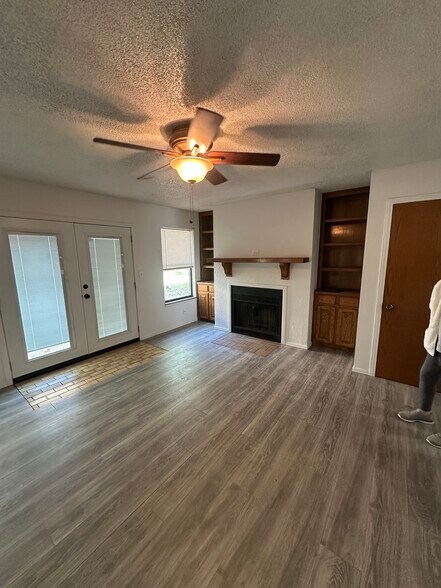 1300-1320 N Rockwell Ave, Oklahoma City, OK à vendre - Photo de l’immeuble – Image 3 sur 12
